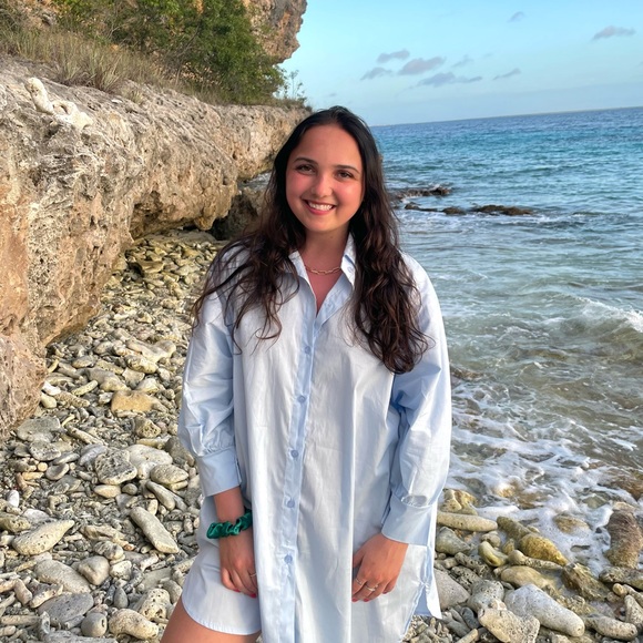 Meet your Posher, Jessica - Picture 2 of 8